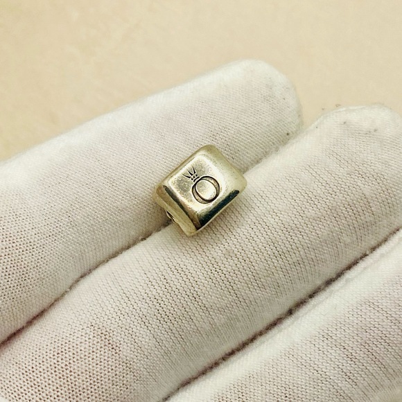 EUC Pandora 791534CZ Sterling Silver Sparkling Handbag Charm w/ Clear Zirconia’s - Picture 5 of 10